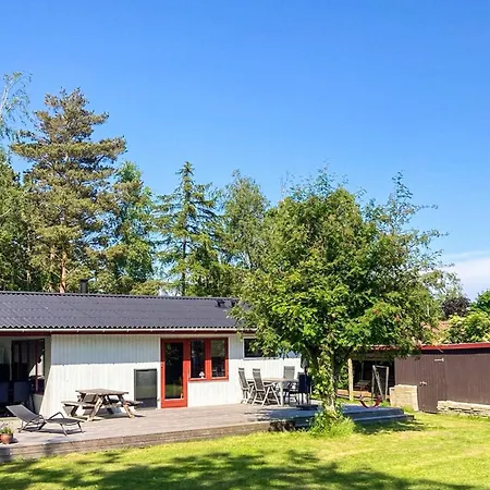 Holiday home 6 Person In Grenaa-by Traum